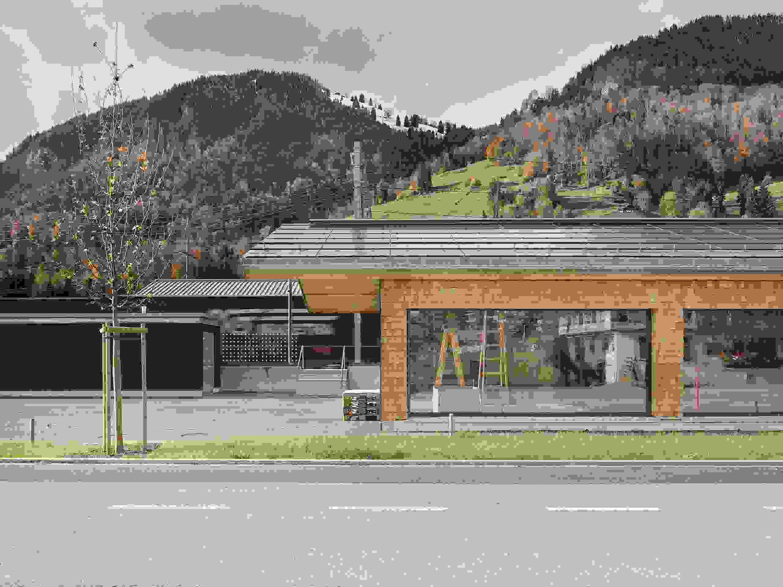 Neubau Bahnhofgebäude BLS - Reichenbach i.K.